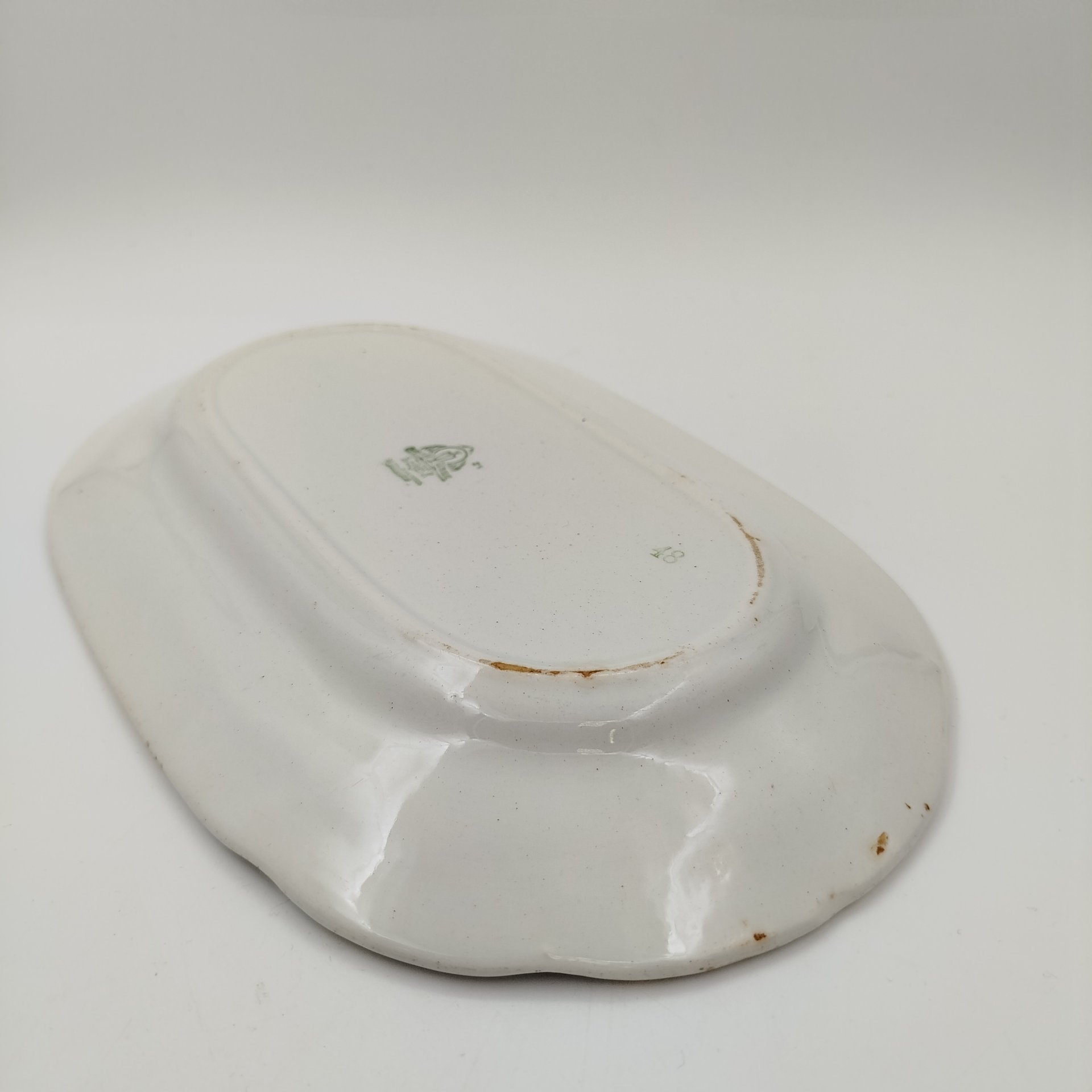 Блюдо сервировочное с изображением гуся, фаянс, деколь по трафарету, Конаковский фаянсовый завод им. М.И. Калинина (ЗиК Конаково), СССР, 1941-1946 гг.