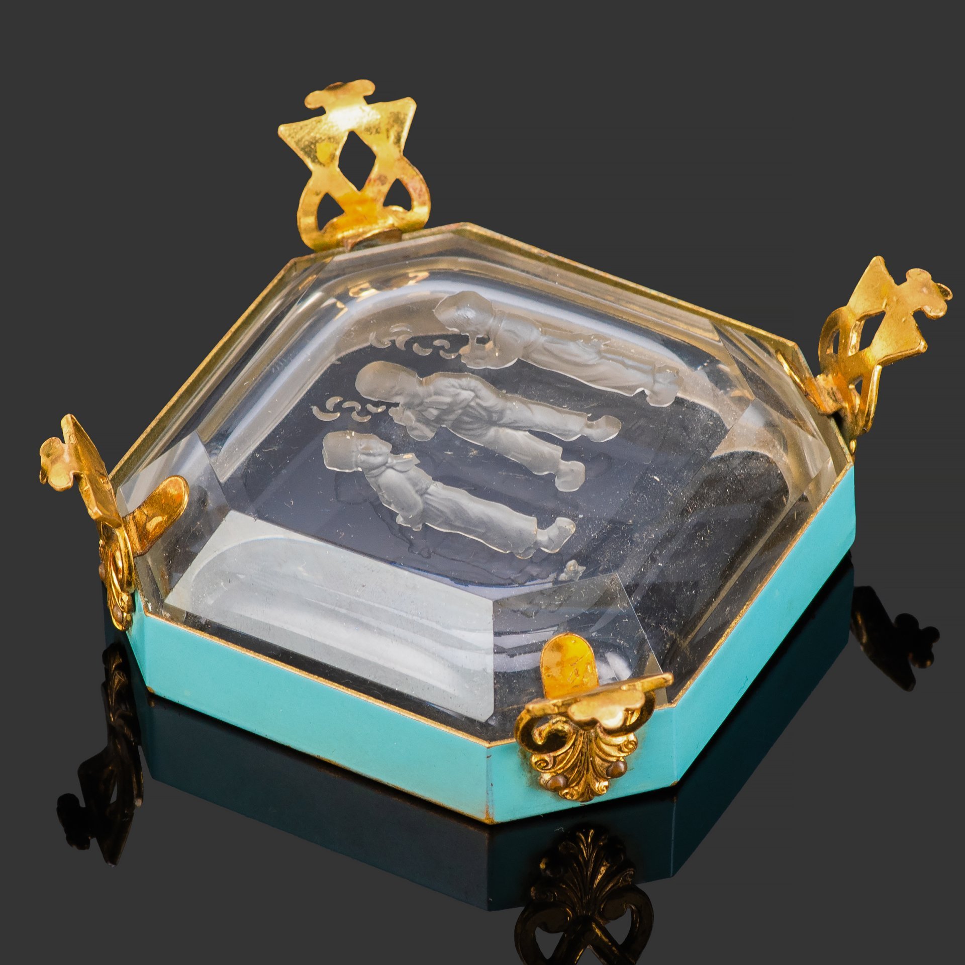 Лоток для мелочей/пепельница "Мальчики с курительными трубками", Heinrich Hoffmann, стекло, инталия, матирование, сплав металлов, Чехия, 1900-1930 гг.