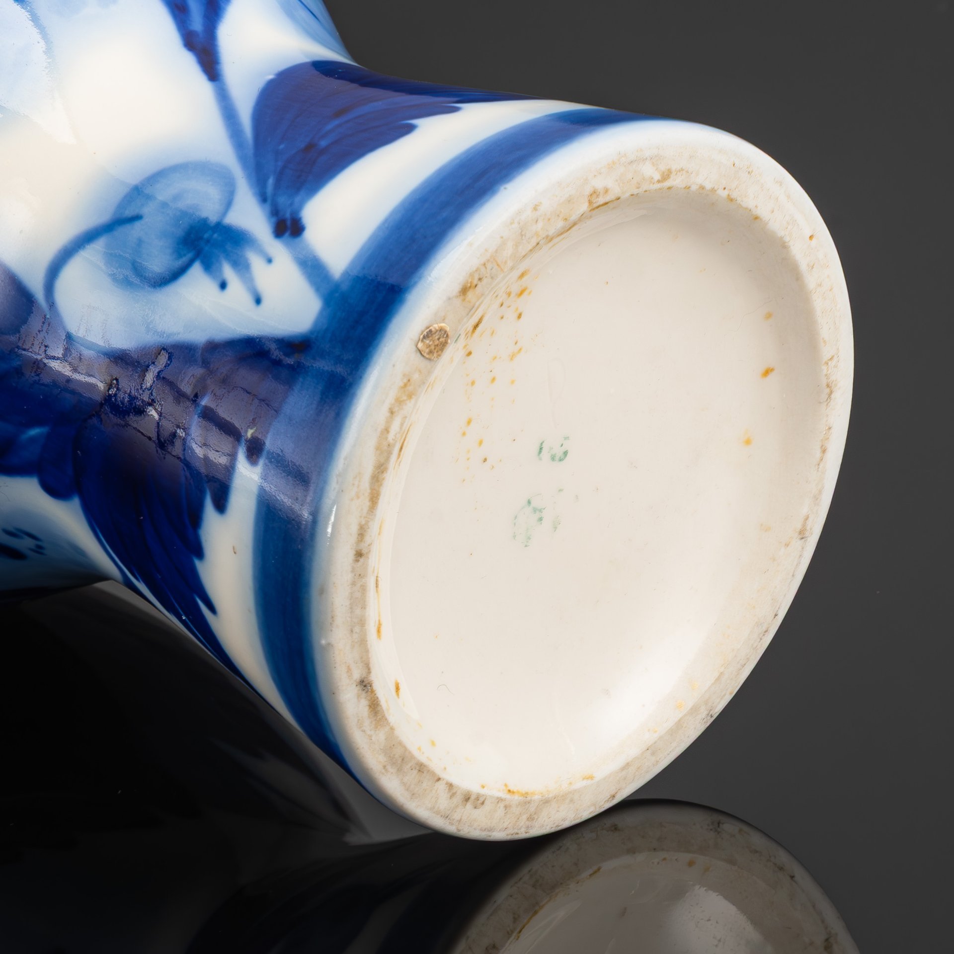 Ваза "Трясогузки", форма "Цветок", автор рисунка В.М. Городецкий, фарфор, роспись, Ленинградский фарфоровый завод (ЛФЗ), СССР, 1960-1980 гг.