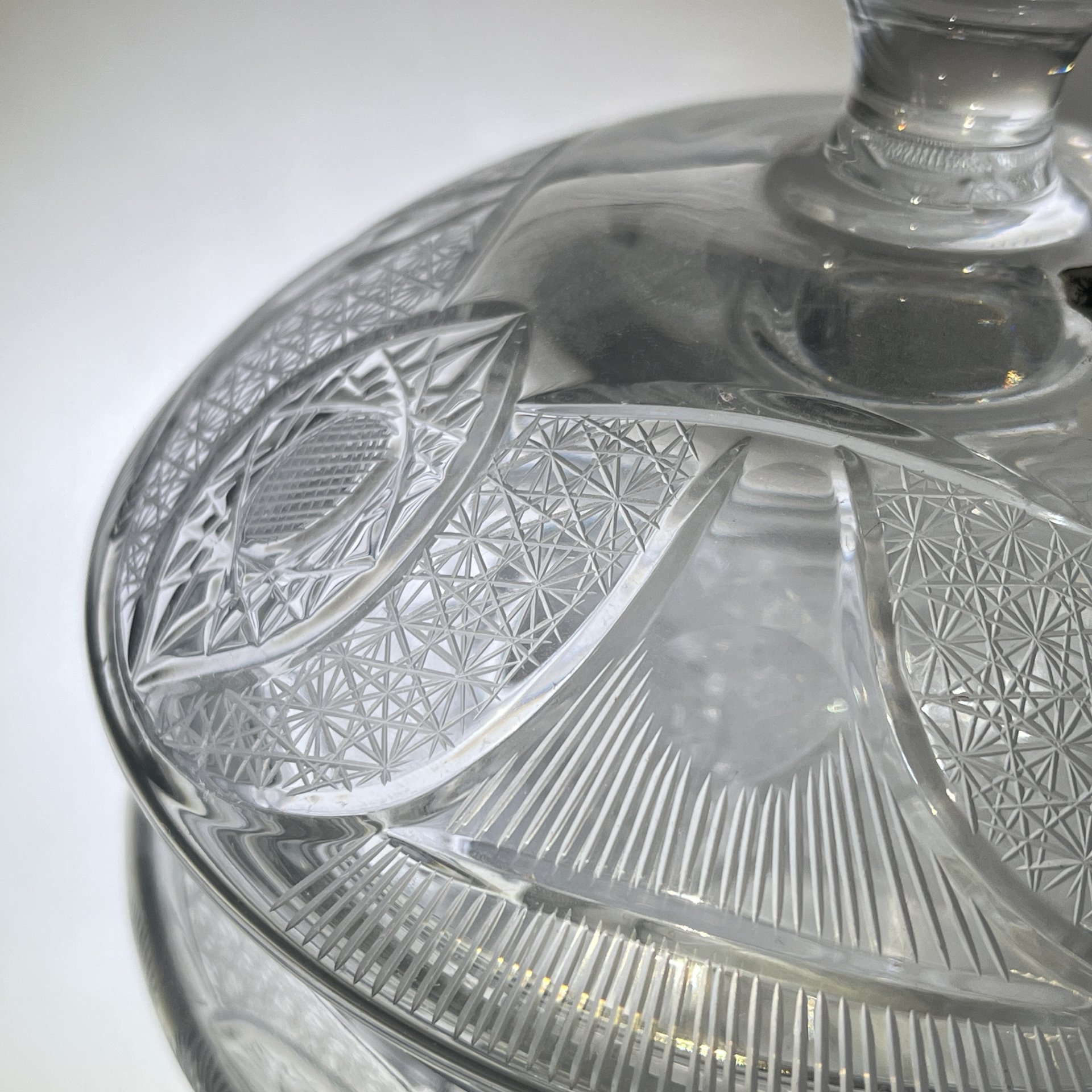 Ваза для десерта (бонбоньерка) с резным геометрическим декором, Vitrometan Medias