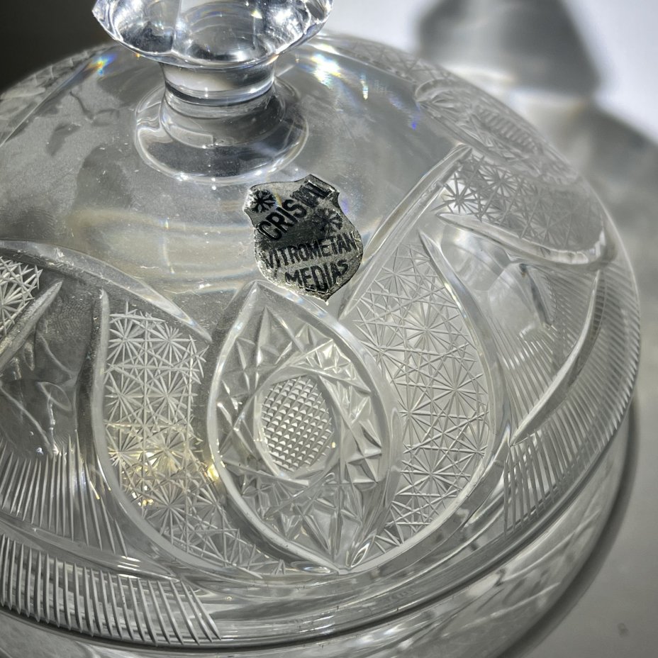 Ваза для десерта (бонбоньерка) с резным геометрическим декором, Vitrometan Medias