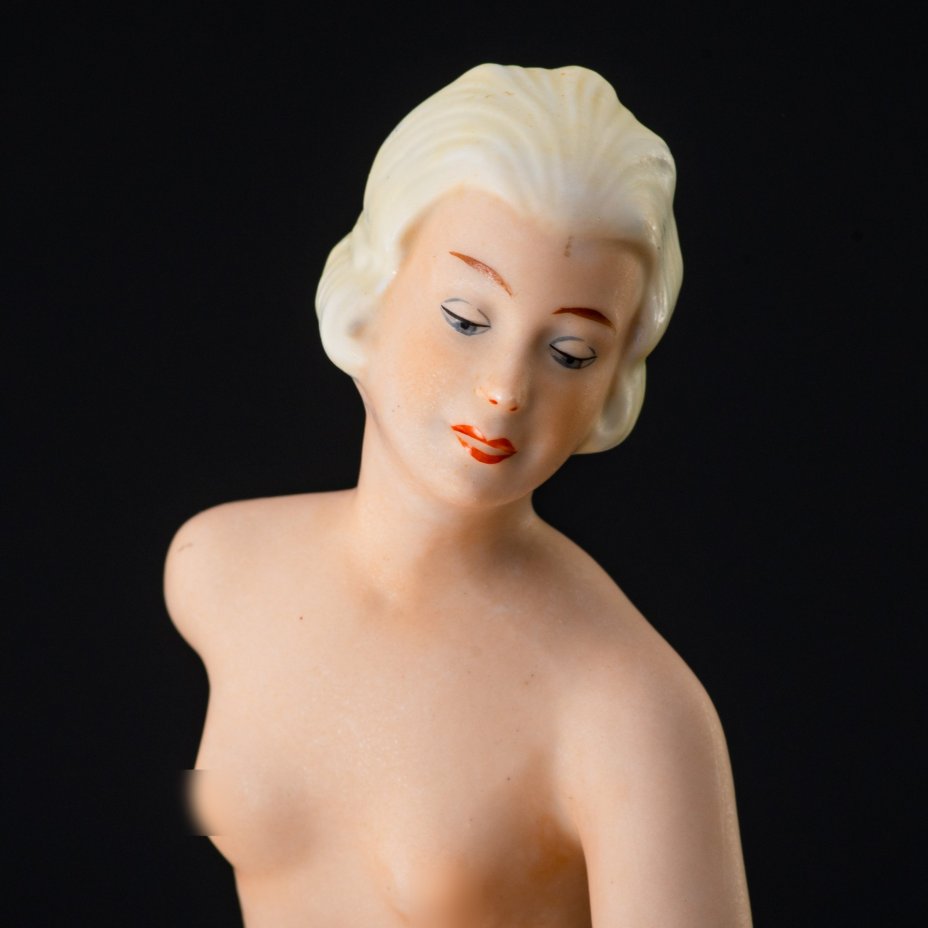 Статуэтка "Обнаженная с ланью", фарфор, роспись, Wallendorf, Германия, 1963-1990 гг.