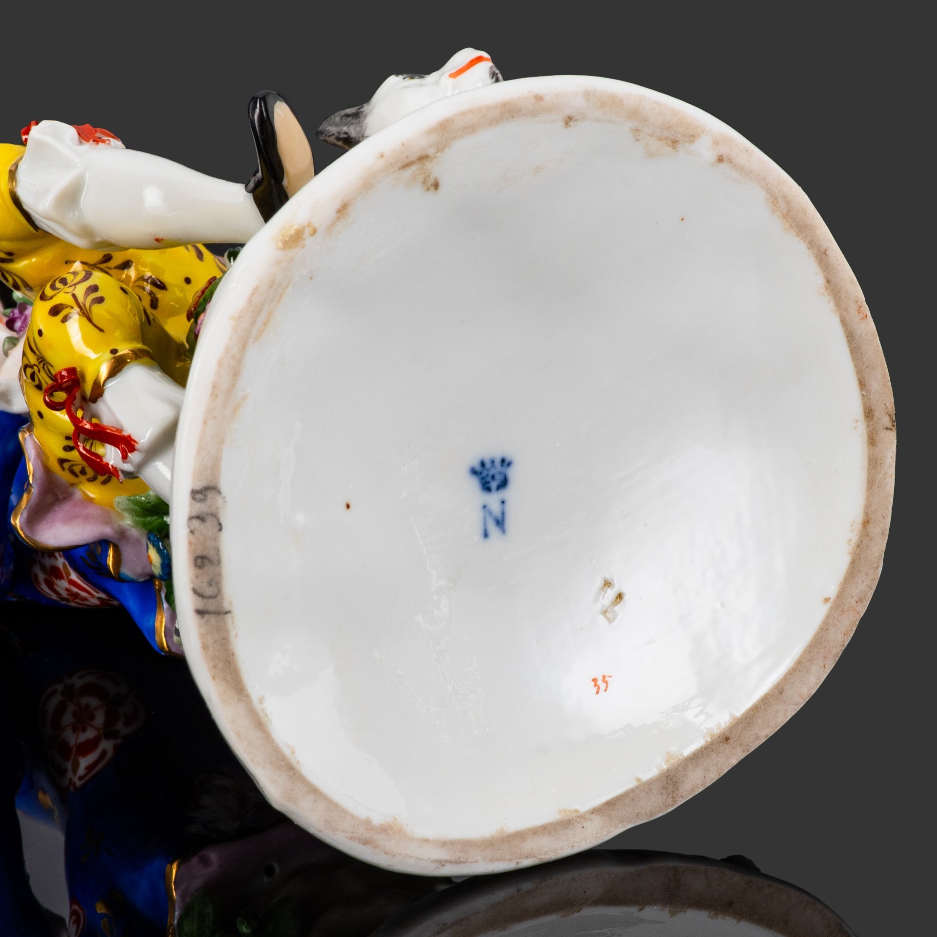 Статуэтка "Юноша с собакой", Sandizell, Höffner & Co., фарфор, роспись, золочение, Германия, 1960-1970 гг.
