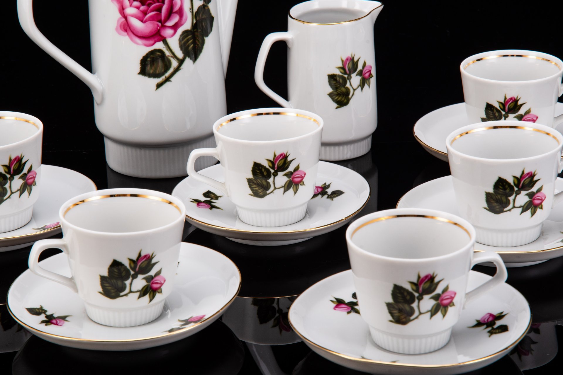 Сервиз кофейный с декором в виде роз на 6 персон (14 предметов), фарфор, деколь, золочение, Colditz (Кольдиц), ГДР, 1960-1990 гг.