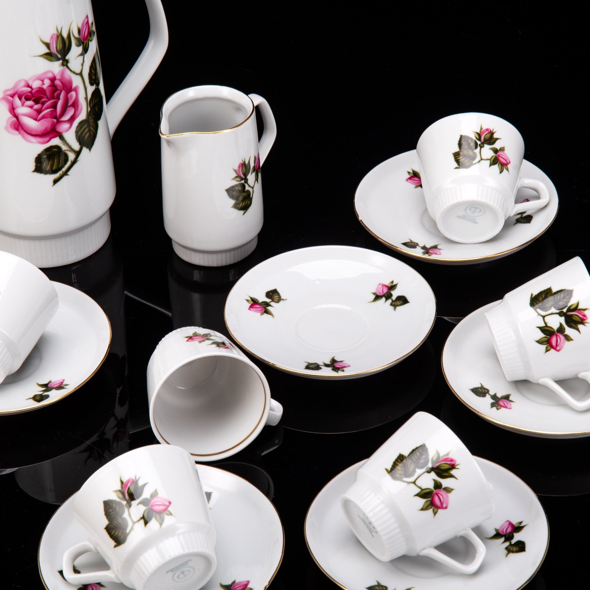 Сервиз кофейный с декором в виде роз на 6 персон (14 предметов), фарфор, деколь, золочение, Colditz (Кольдиц), ГДР, 1960-1990 гг.