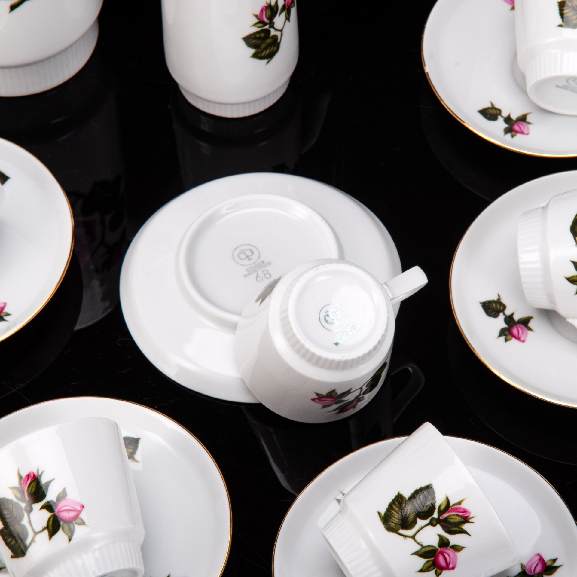 Сервиз кофейный с декором в виде роз на 6 персон (14 предметов), фарфор, деколь, золочение, Colditz (Кольдиц), ГДР, 1960-1990 гг.