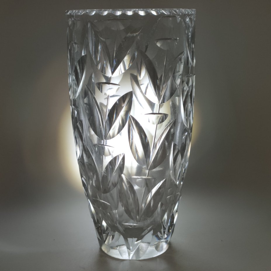 Ваза с рельефным растительным декором, хрусталь, СССР, 1970-1990 гг.