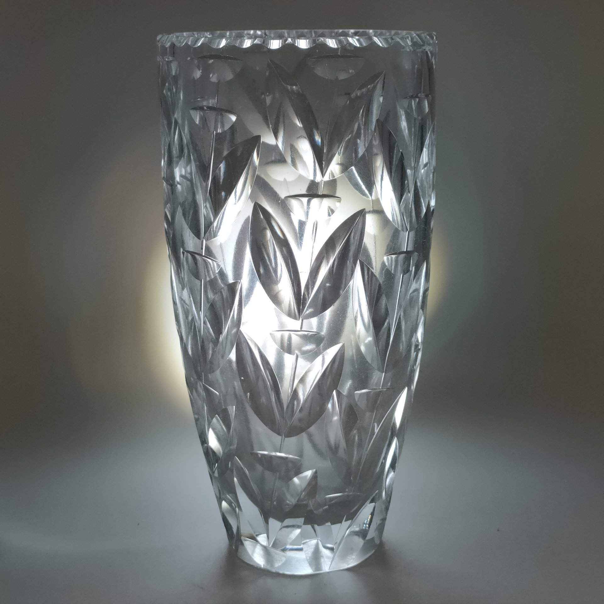 Ваза с рельефным растительным декором, хрусталь, СССР, 1970-1990 гг.