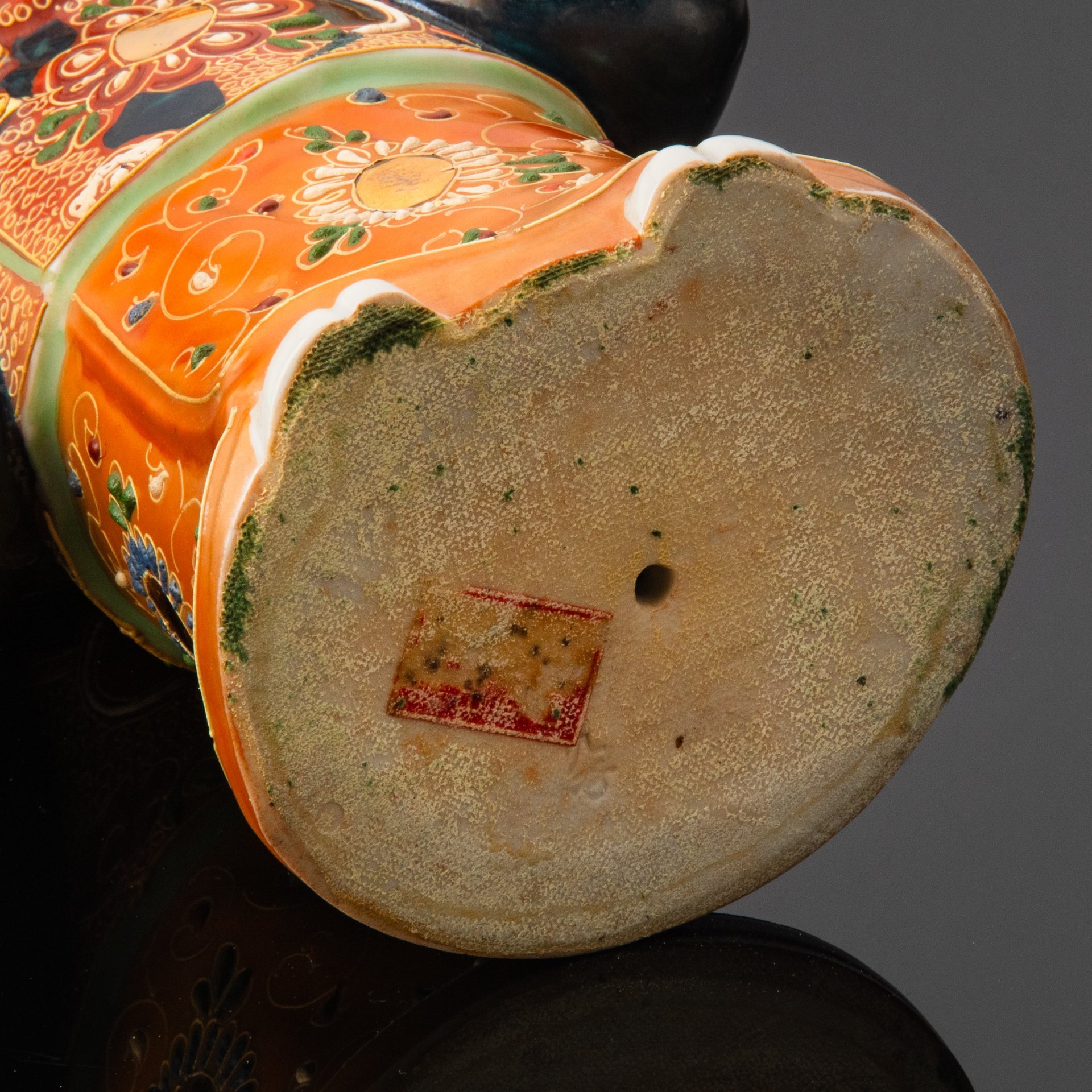 Статуэтка "Уба" из легенды о Такасаго (高砂), фарфор, роспись,золочение, Япония, 1980-1990 гг.