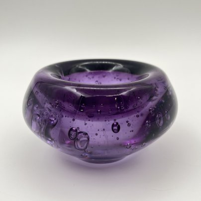 Подсвечник фиолетового цвета с декором "бульгазе", цветное стекло, Европа, 1970-2000 гг.