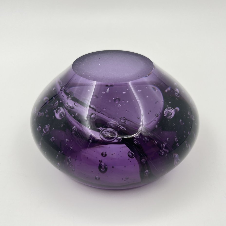 Подсвечник фиолетового цвета с декором "бульгазе"