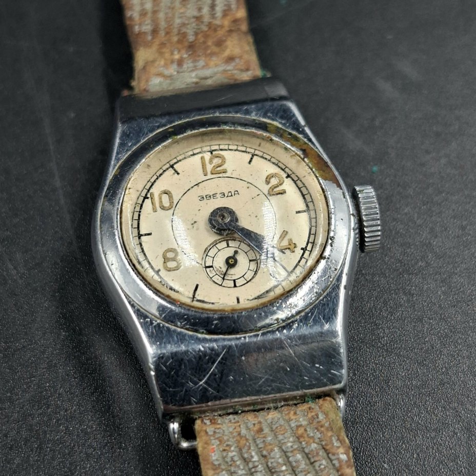 Часы наручные женские "Звезда" с серым ремешком, металл, стекло, Пензенский часовой завод, СССР, 1950-1980 гг.