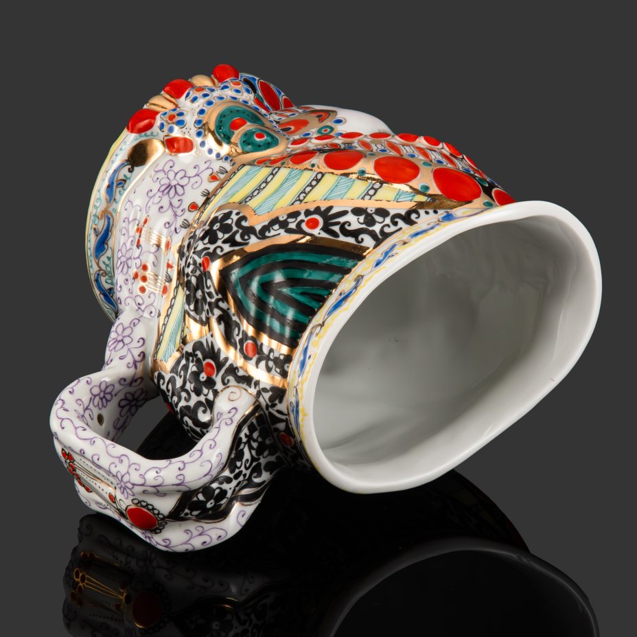Кружка декоративная "Молоко", скульптор Данько Н.Я., художник Воробьевский А.В., Ленинградский фарфоровый завод (ЛФЗ)