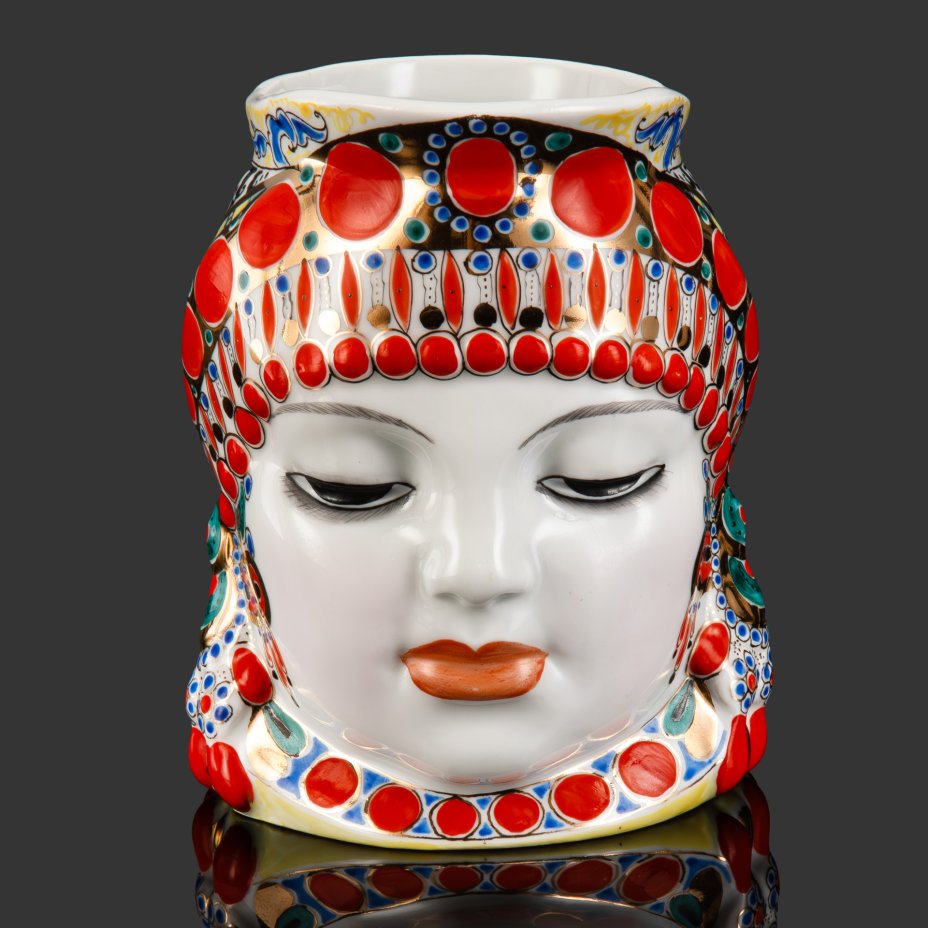 Кружка декоративная "Молоко", скульптор Данько Н.Я., художник Воробьевский А.В., Ленинградский фарфоровый завод (ЛФЗ)