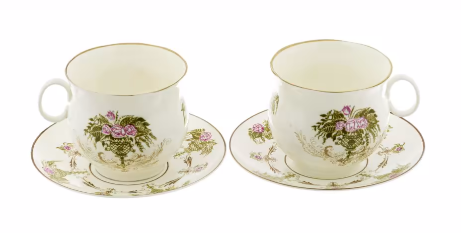 Набор кофейных пар "Розы в вазонах" формы "Бутон" на две персоны, Ленинградский фарфоровый завод (ЛФЗ), автор рисунка И.С. Олевская, СССР, 1989-1992 гг., Ленинградский фарфоровый завод (ЛФЗ)