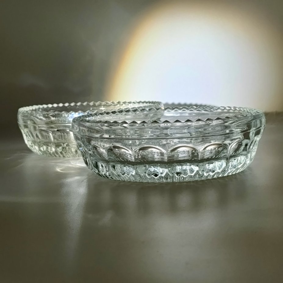 Набор из 2-х конфетниц с рельефным декором