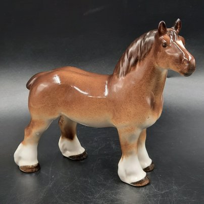 Статуэтка "Лошадь-тяжеловоз", фарфор, аэрография, Ленинградский фарфоровый завод (ЛФЗ), СССР, 1970-1990 гг.