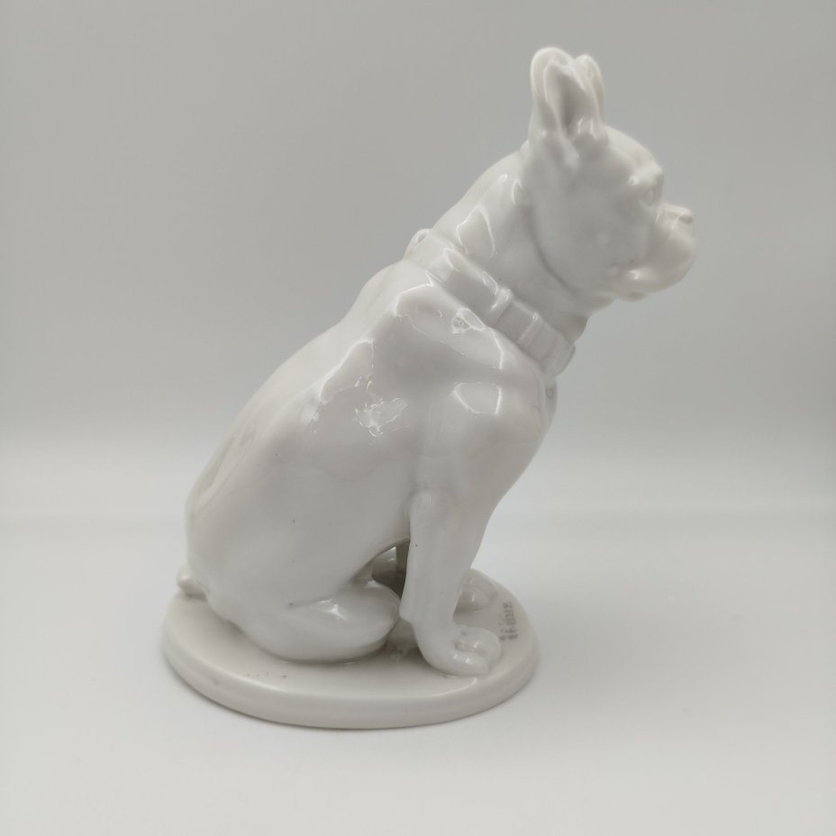 Статуэтка "Боксер" (с дарственной надписью), скульптор В.С. Драчинская, фарфор, Ленинградский фарфоровый завод (ЛФЗ), СССР, 1960-1970 гг.