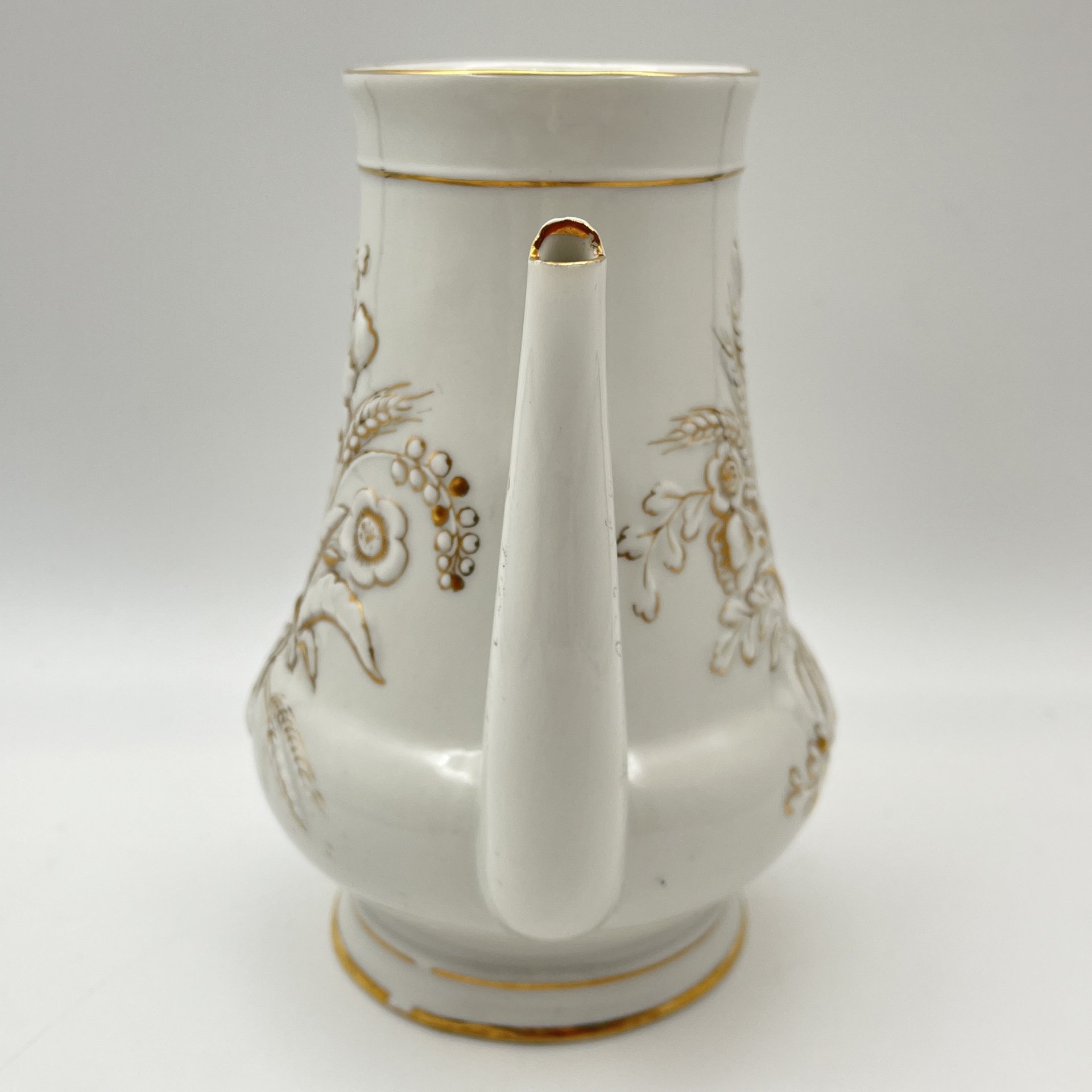 Кофейник "Золотой букет", автор формы и росписи Криммер Э.М.
