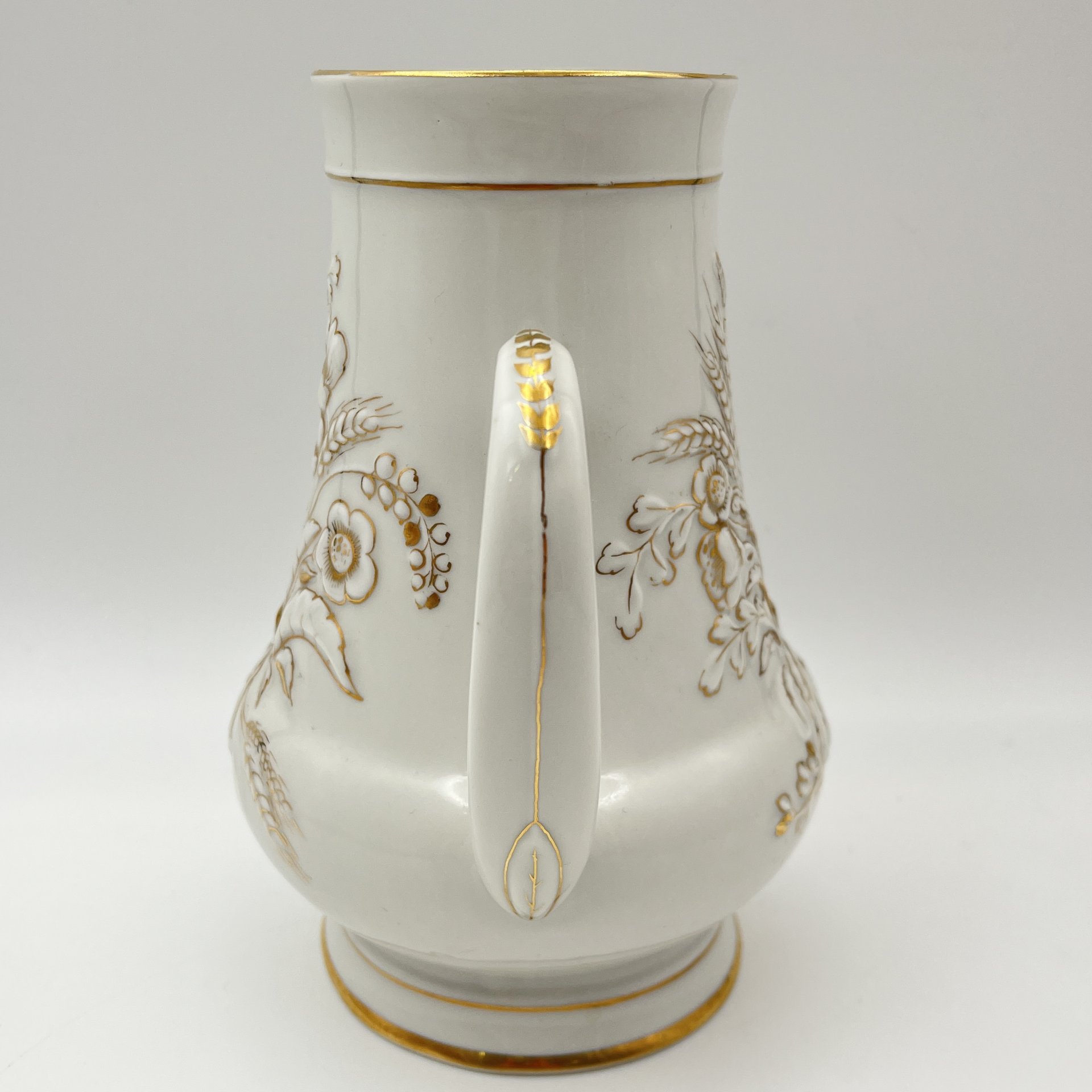 Кофейник "Золотой букет", автор формы и росписи Криммер Э.М.