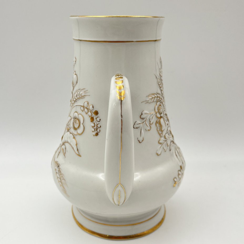 Кофейник "Золотой букет", автор формы и росписи Криммер Э.М.