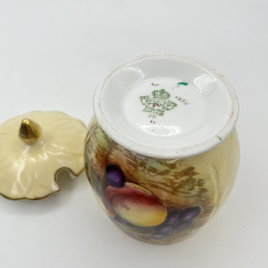 Баночка для варенья и желе, украшенная изображением ягод, узор "Orchard Fruit Gold", модель №1325, Aynsley