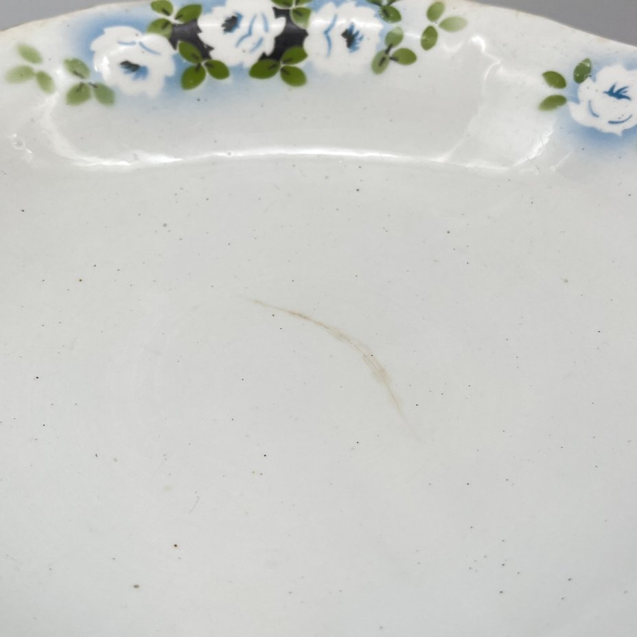 Фруктовница с цветочным декором, фаянс, деколь, золочение, Конаковский фаянсовый завод им. М.И. Калинина (ЗиК Конаково), СССР, 1929-1940 гг.