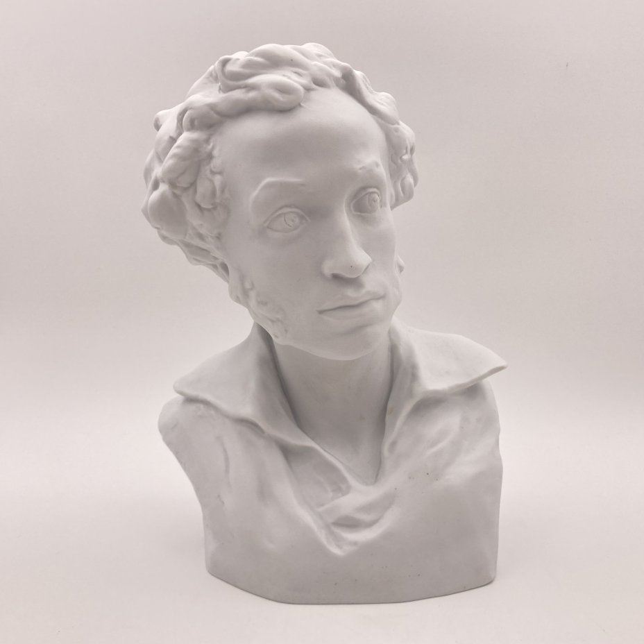 Бюст "А.С. Пушкин", автор модели А.Д. Корсиков, бисквит, Ленинградский фарфоровый завод (ЛФЗ), Ленинградский фарфоровый завод (ЛФЗ)