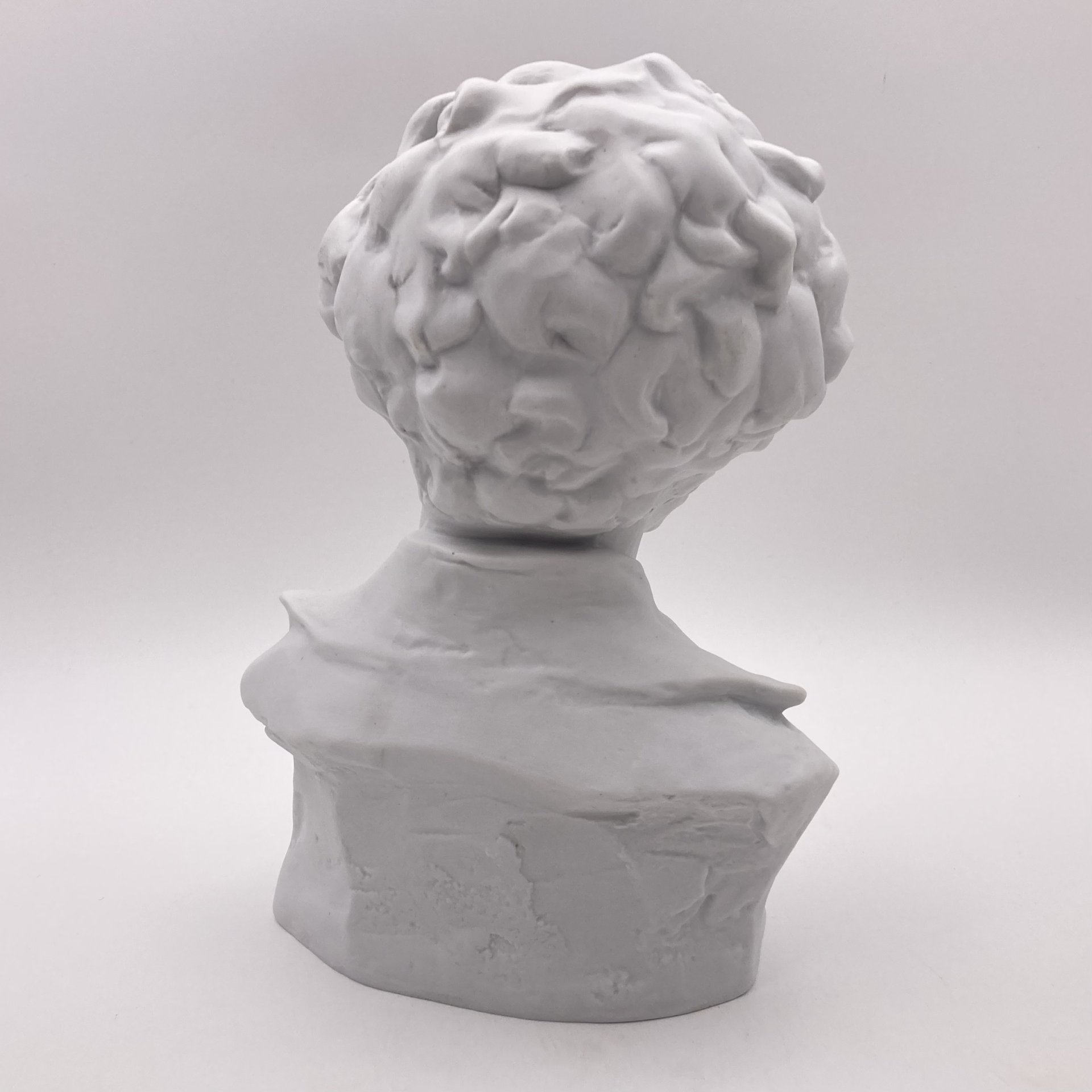 Бюст "А.С. Пушкин", автор модели А.Д. Корсиков, бисквит, Ленинградский фарфоровый завод (ЛФЗ), Ленинградский фарфоровый завод (ЛФЗ)