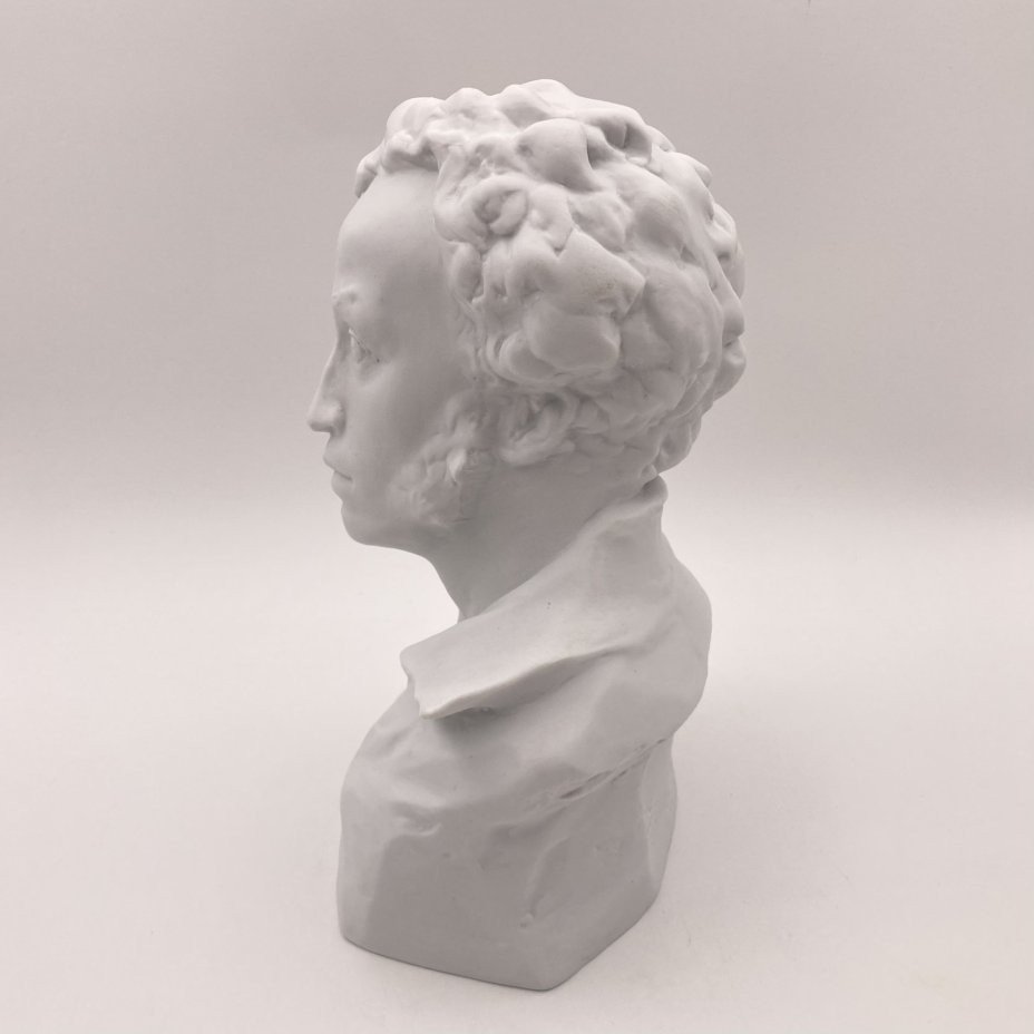 Бюст "А.С. Пушкин", автор модели А.Д. Корсиков, бисквит, Ленинградский фарфоровый завод (ЛФЗ), Ленинградский фарфоровый завод (ЛФЗ)