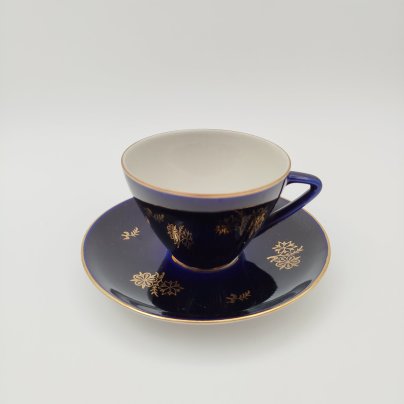 Пара кофейная с цветочным декором, форма "Утро", фарфор, крытье кобальтом, золочение, Ленинградский фарфоровый завод (ЛФЗ), СССР, 1960-1992 гг.