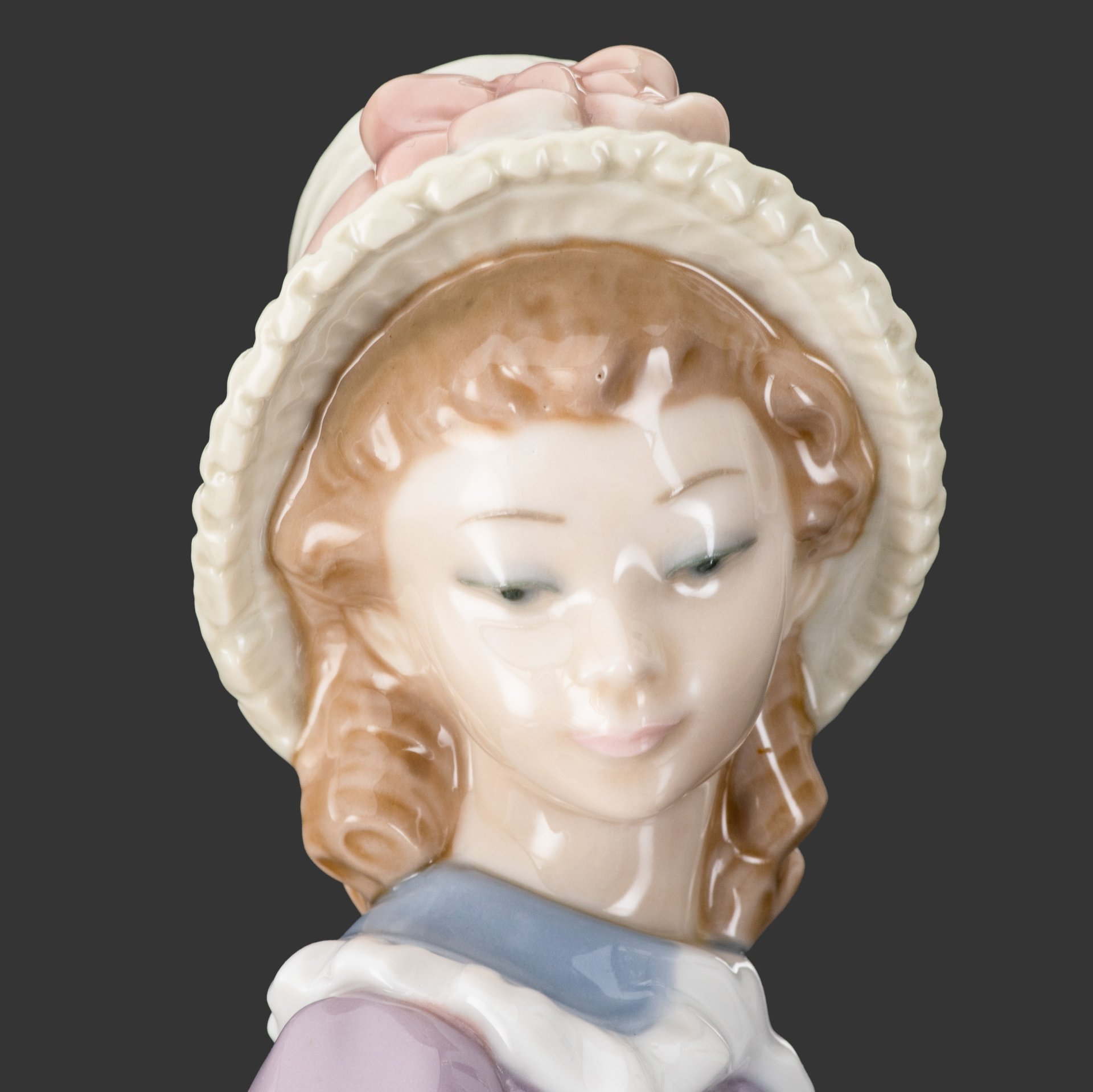 Статуэтка "Девочка с куклой", фарфор, роспись, Lladro, Испания, 1971-1974 гг.