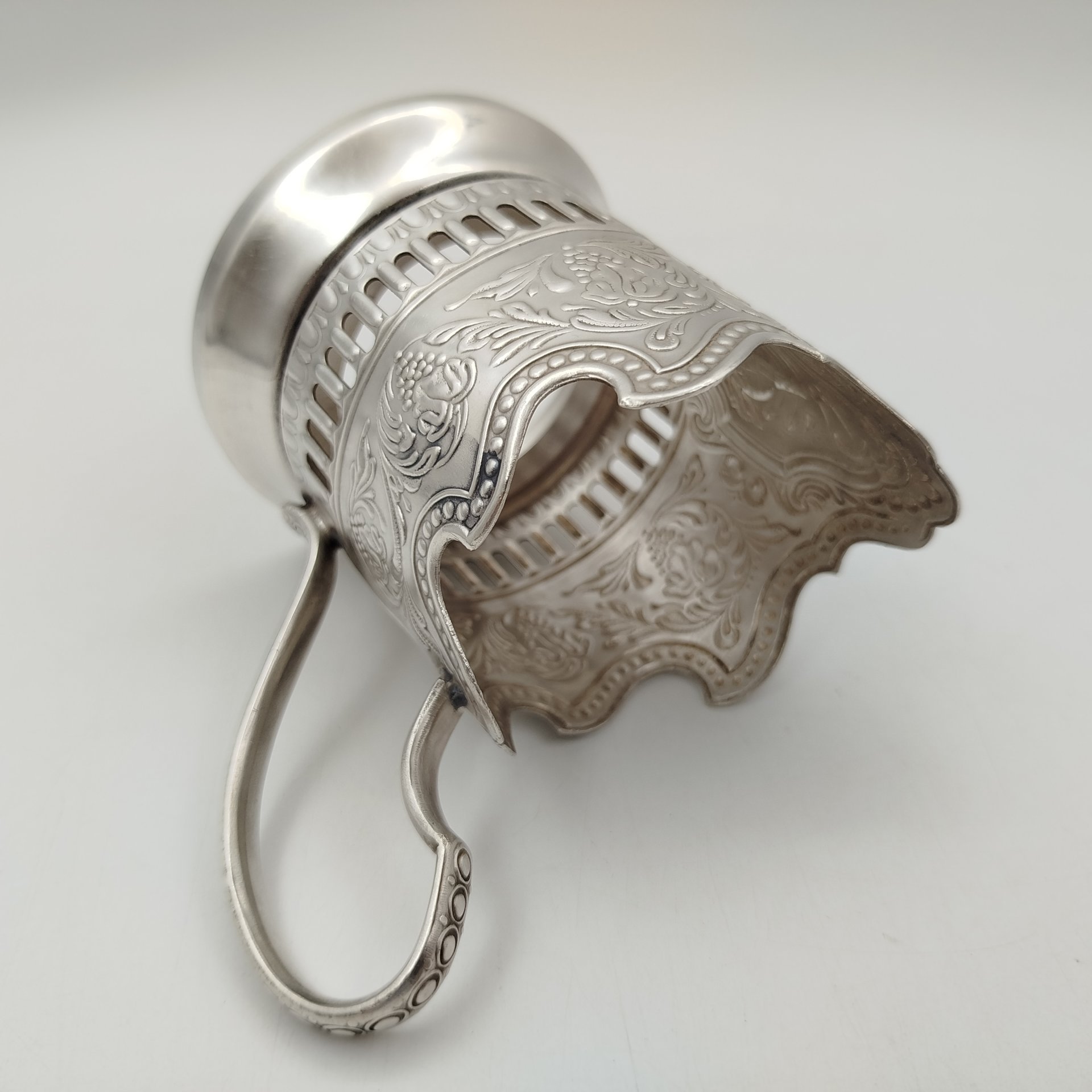 Подстаканник "Советский космос", мНЦ (медь-никель-цинк), Кольчугинский завод цветных металлов, СССР, 1960-1980 гг.