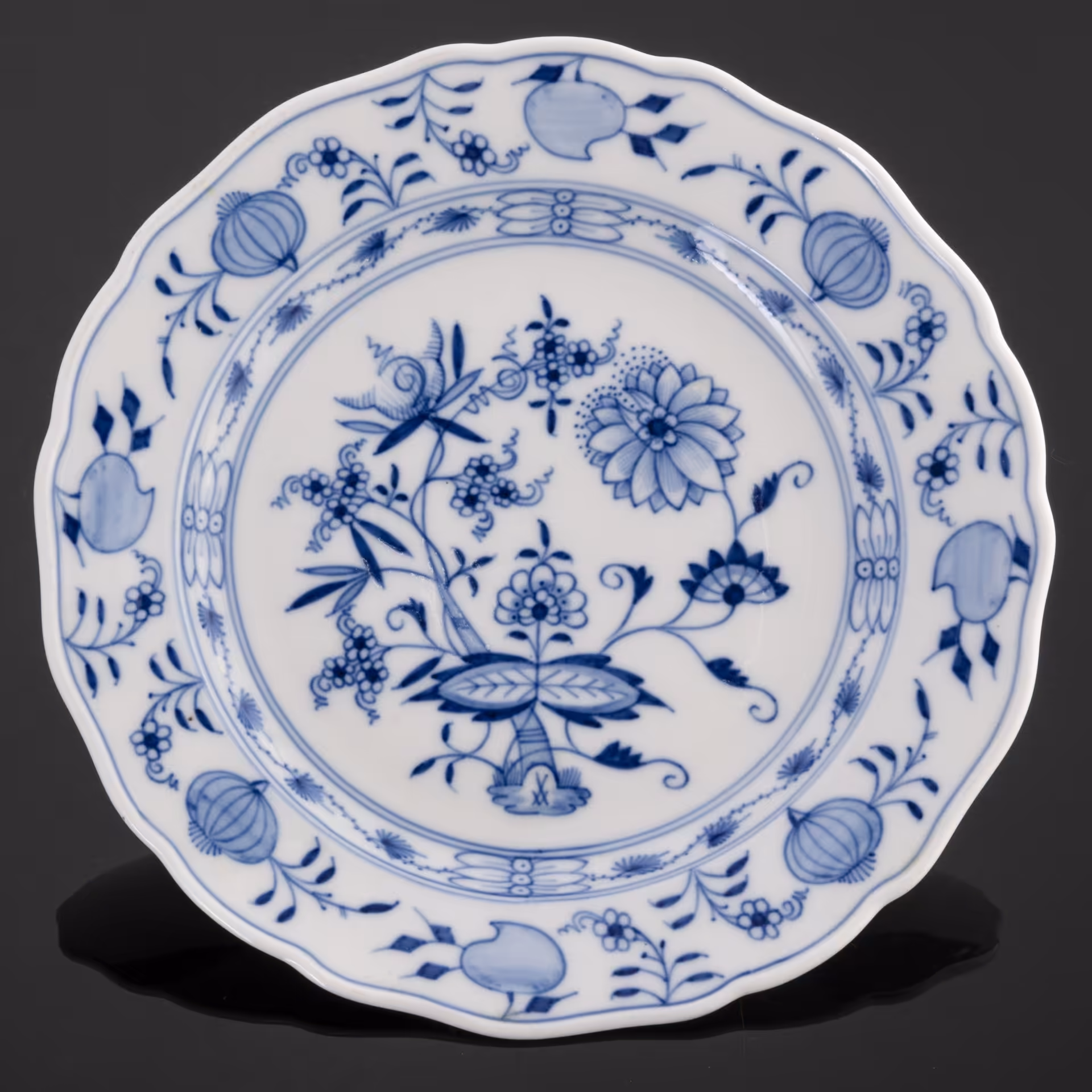Тарелка "Луковый узор", Meissen (Мейсенский фарфор)