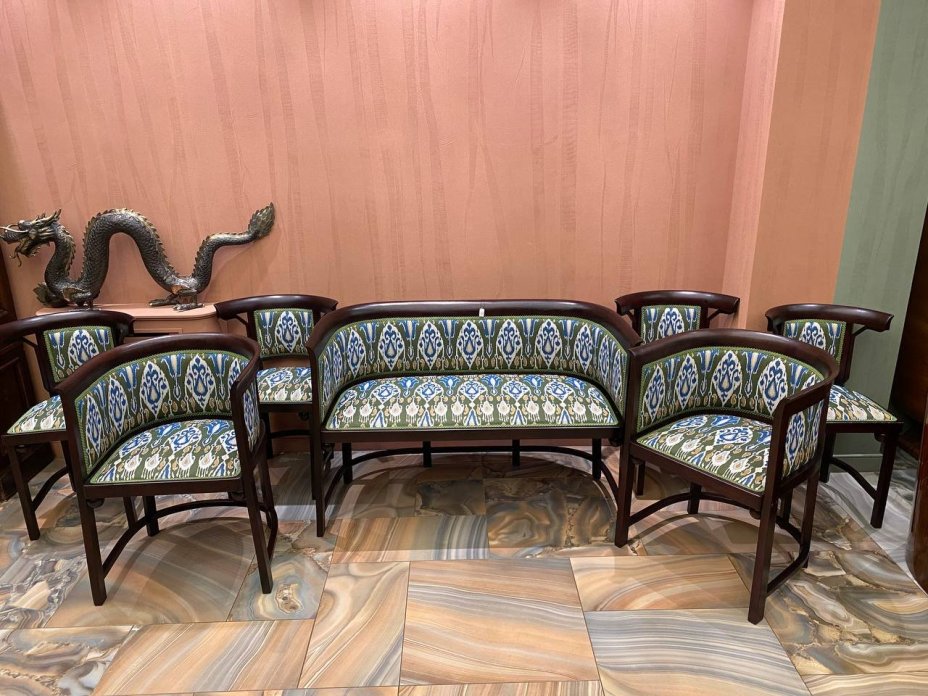 Мебельный гарнитур в стиле модерн, состоящий из софы, двух кресел и четырех стульев, дерево, ткань, Jacob & Josef Kohn (Яков и Иосиф Кон), Российская империя, 1900-1920 гг.