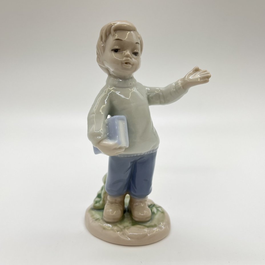 Статуэтка "Книга - лучший друг", фарфор, Pavone, Италия, 2025 г.