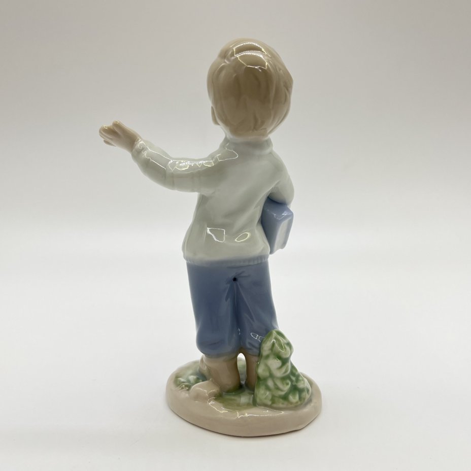 Статуэтка "Книга - лучший друг", фарфор, Pavone, Италия, 2025 г.