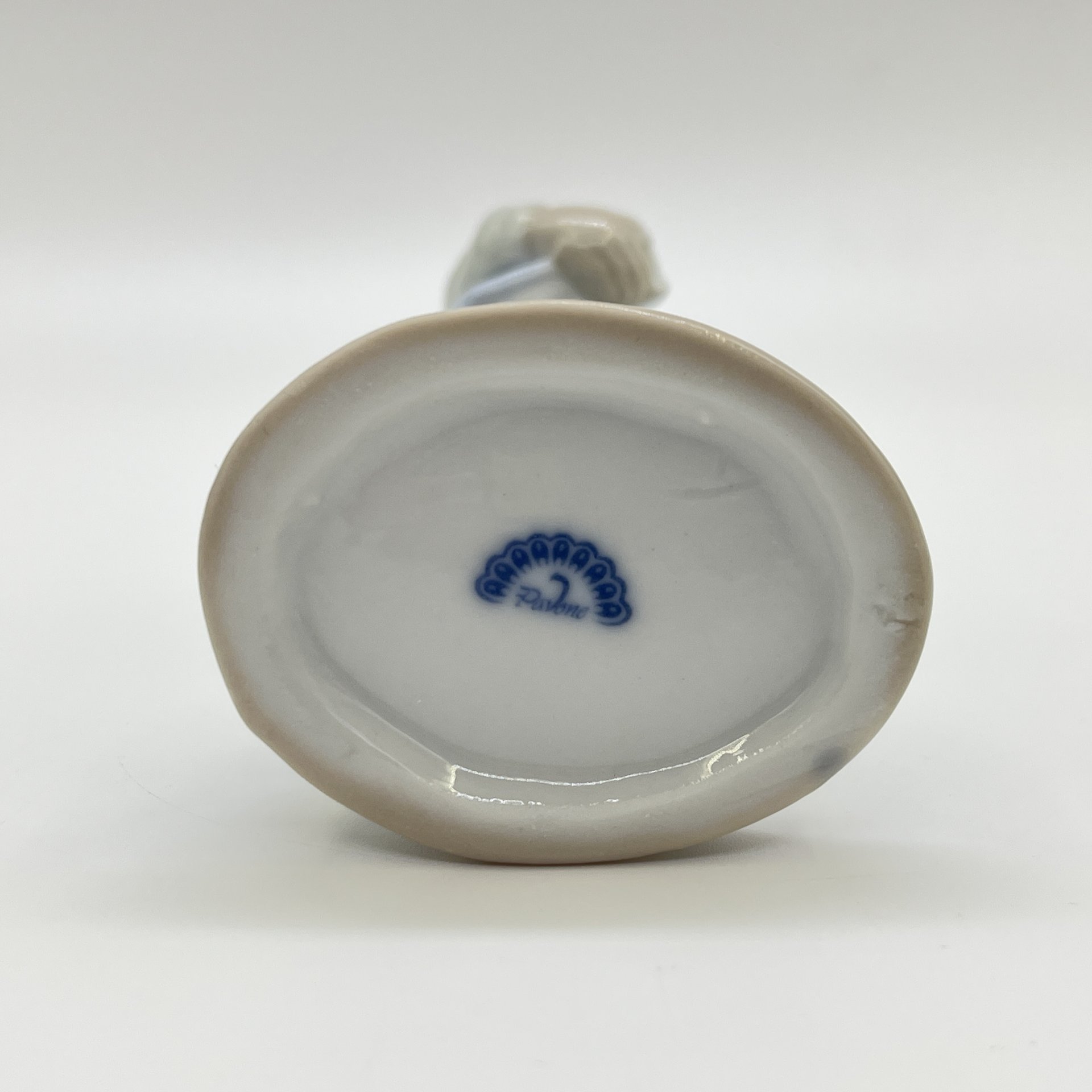 Статуэтка "Книга - лучший друг", фарфор, Pavone, Италия, 2025 г.