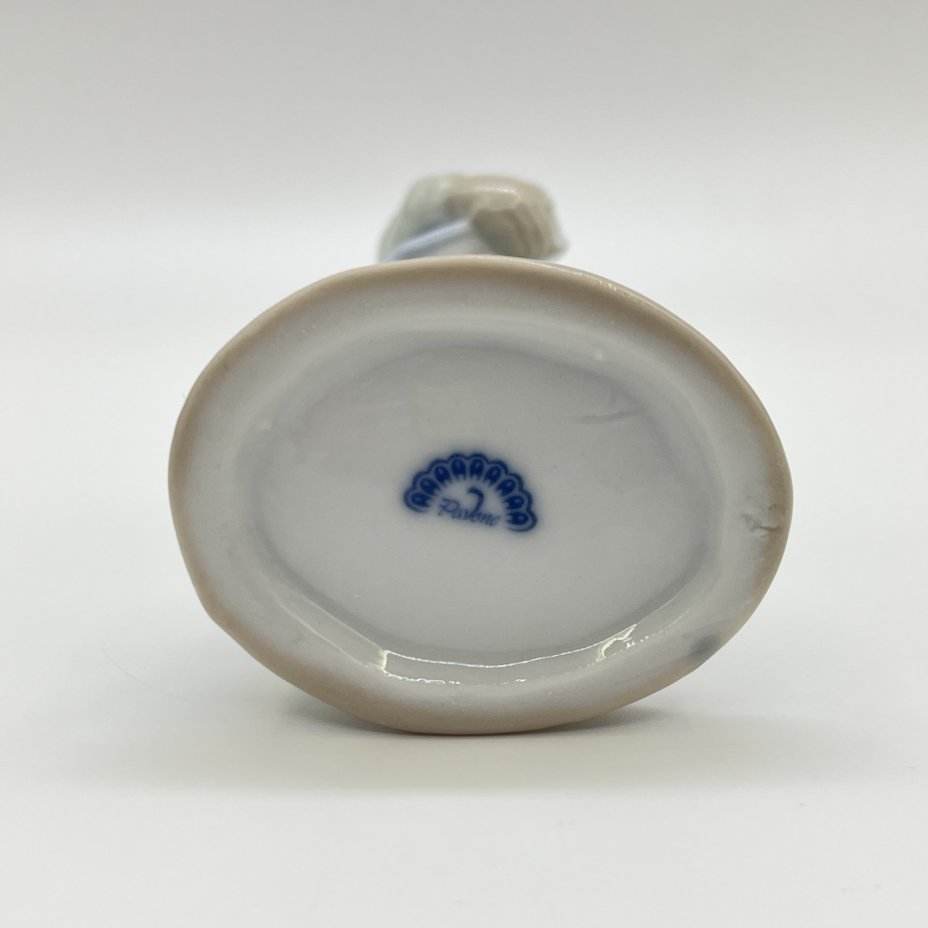 Статуэтка "Книга - лучший друг", фарфор, Pavone, Италия, 2025 г.