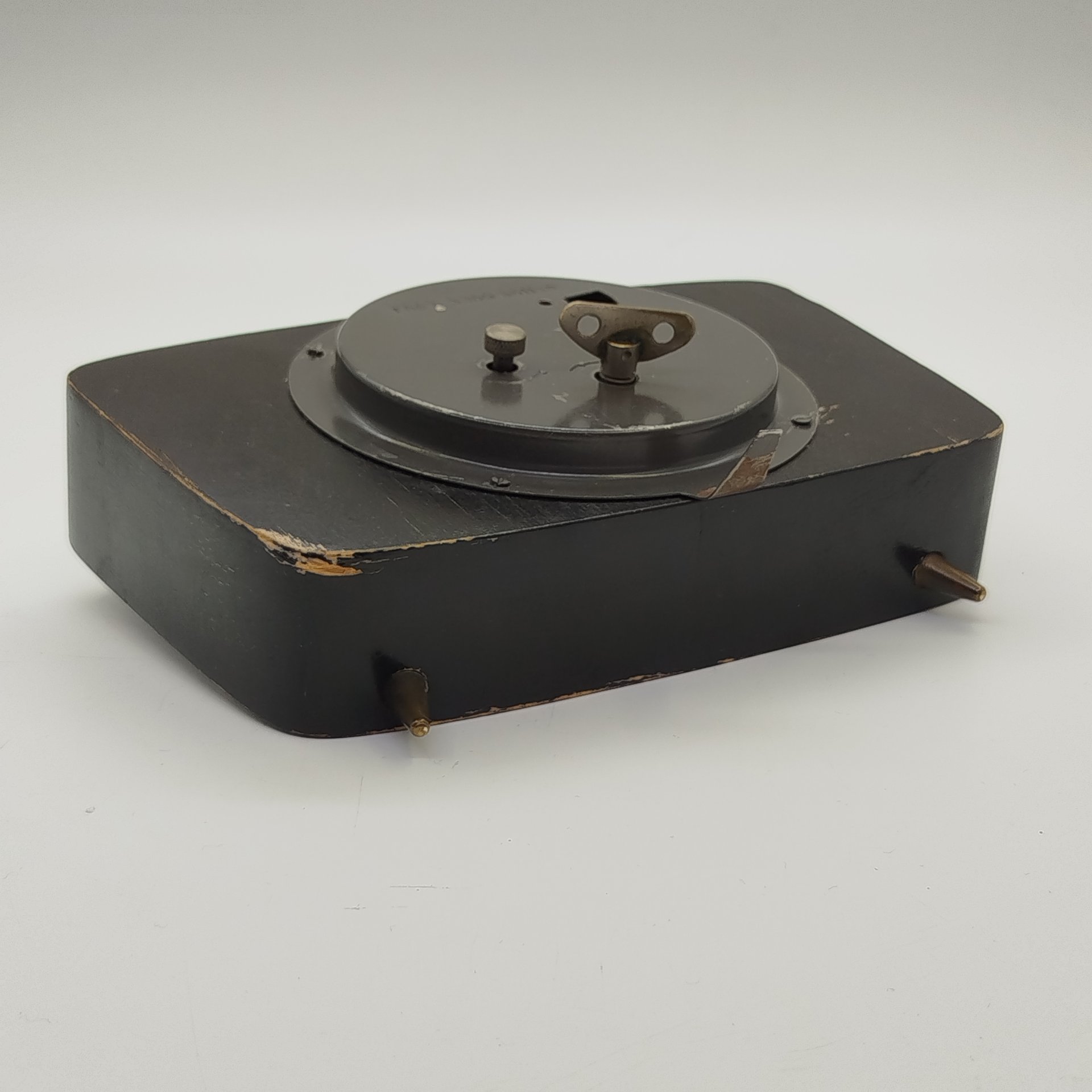 Часы настольные "Маяк", дерево, латунь, лак, Сердобский часовой завод «Маяк», СССР, 1960-1970 гг.