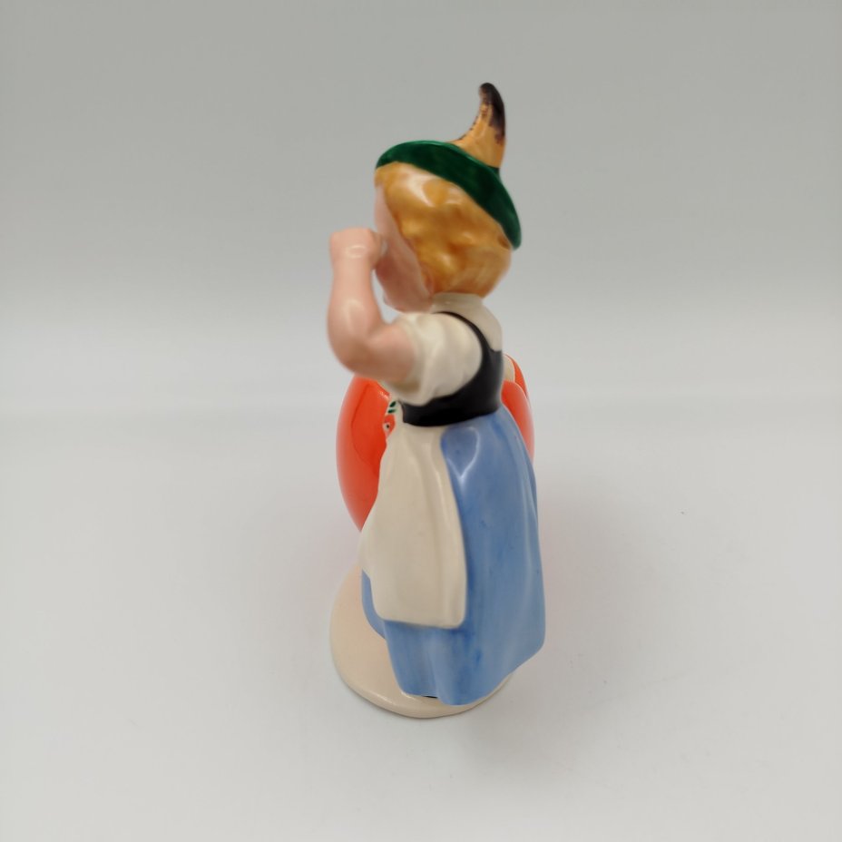 Статуэтка (карандашница) "Девочка с сердечком", фаянс, роспись, Hertwig & Co., Германия, 1941-1958 гг.