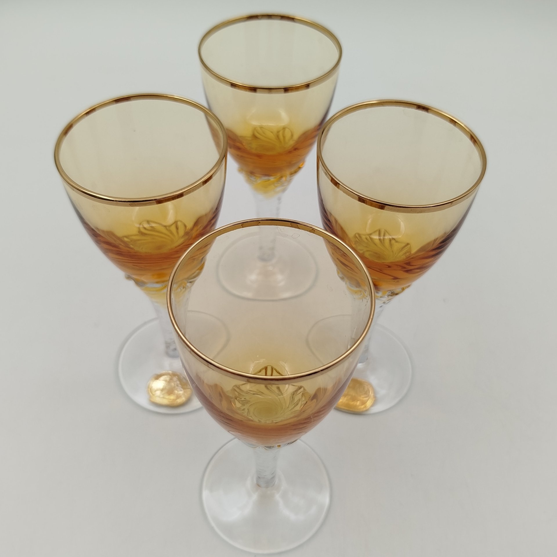Набор из 4-х рюмок янтарного оттенка с витыми ножками, стекло, золочение, Bohemia Crystal (Bohemia Glass), Чехословакия, 1970-1980 гг., Bohemia Crystal (Bohemia Glass)