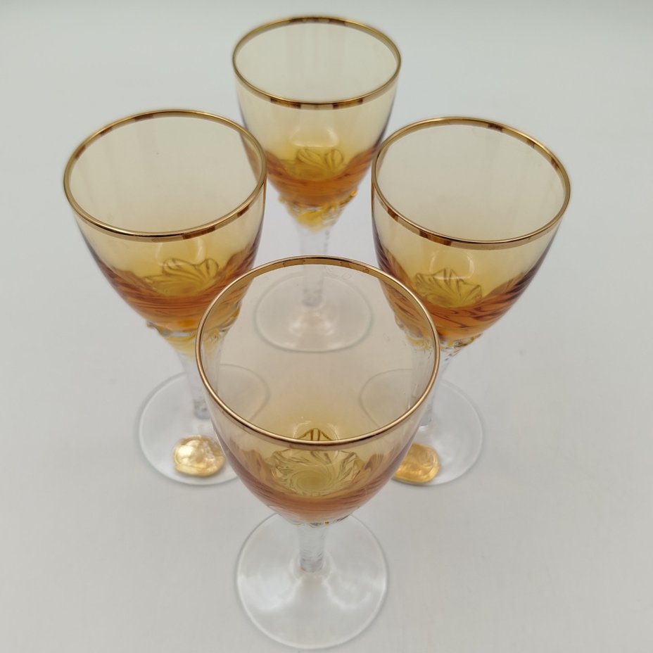 Набор из 4-х рюмок янтарного оттенка с витыми ножками, стекло, золочение, Bohemia Crystal (Bohemia Glass), Чехословакия, 1970-1980 гг., Bohemia Crystal (Bohemia Glass)