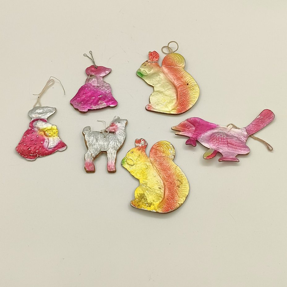 Набор из 6-ти винтажных ёлочных игрушек в виде животных (в подборе), бумага, картон, штамповка, аэрография, СССР, 1950-1980 гг.