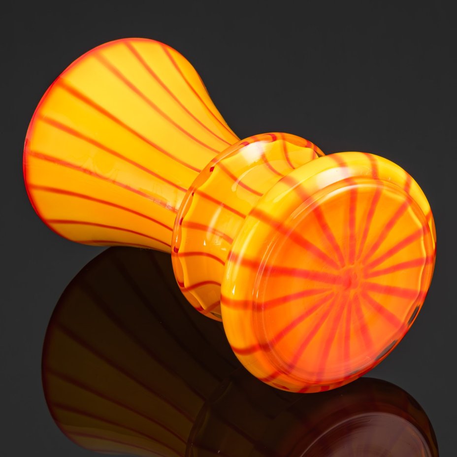 Ваза из серии "Шахматные фигуры",  автор предположительно Новиков А.И., стекло, сульфидно-цинковое, гутная техника, Стекольный завод «Красный май», СССР, 1970-1980 гг.