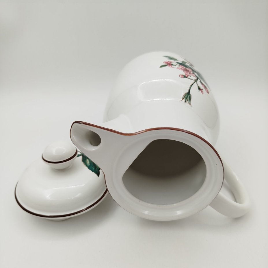 Кофейник "Menyanthes trifoliata" ("Вахта трёхлистная"), серия "Botanica", фарфор, деколь, Villeroy & Boch, Люксембург, 1980-2000 гг.