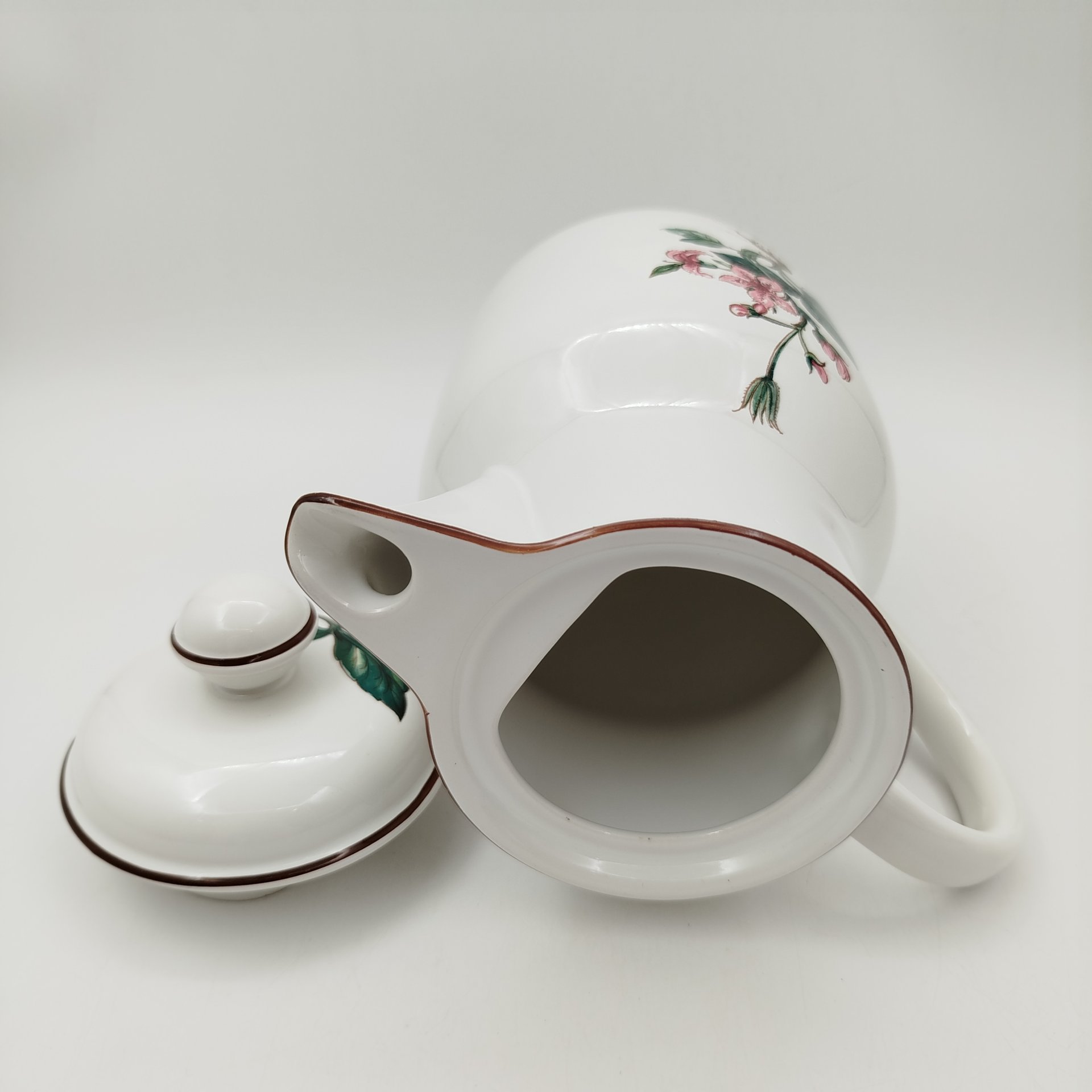 Кофейник "Menyanthes trifoliata" ("Вахта трёхлистная"), серия "Botanica", фарфор, деколь, Villeroy & Boch, Люксембург, 1980-2000 гг., Villeroy & Boch