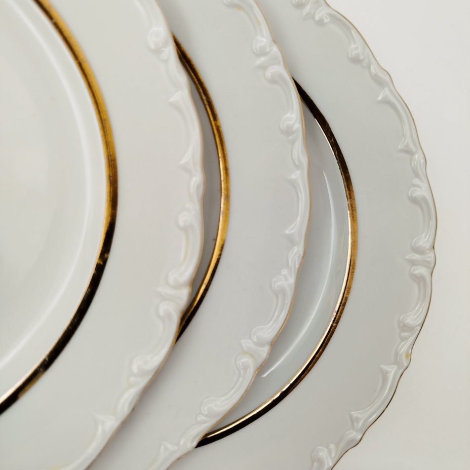 Набор из 6-ти десертных тарелок, украшенных изображением розы, фарфор, деколь, золочение, Kahla, ГДР, 1968-1987 гг.