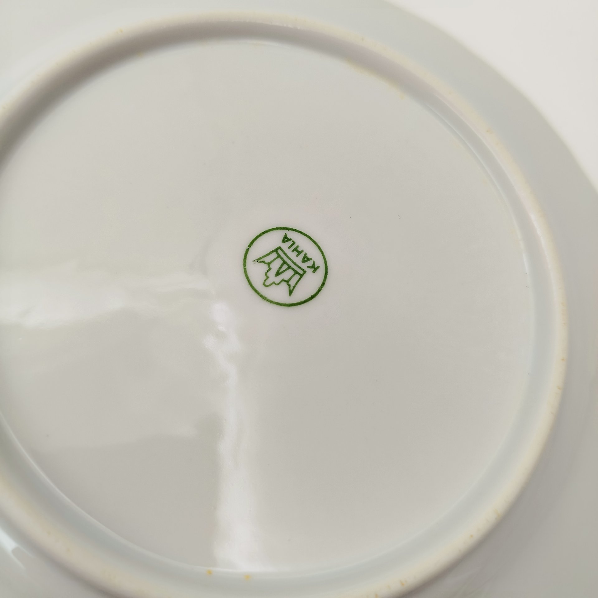 Набор из 6-ти десертных тарелок, украшенных изображением розы, фарфор, деколь, золочение, Kahla, ГДР, 1968-1987 гг.