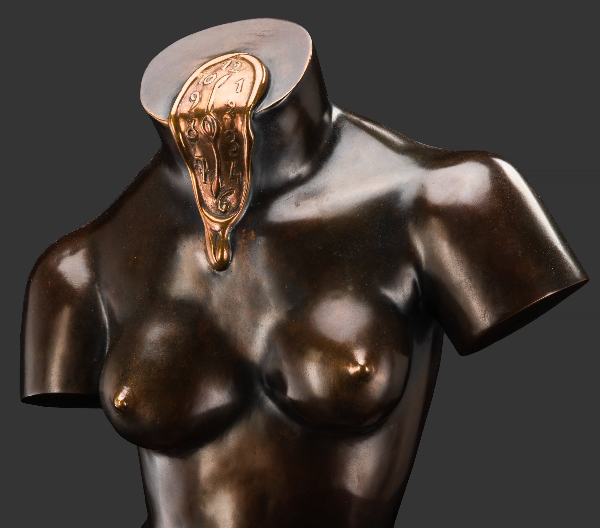 [Экспертное заключение Е.Ю. Ельковой НИНЭ им. П.М. Третьякова] Скульптура "Космическая Венера" по образцу 1984 г., скульптор Сальвадор Дали (1904-1989 гг.),  № 311/350,  Литейная фирма "Jemelton", бронза, литье, полировка, коричневая и темная патинировка, сварка, монтирование, Италия, 1990-2000 гг.